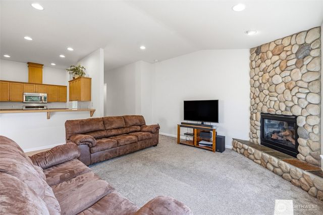7947 E Golf Course Drive, Blaine, WA 98230