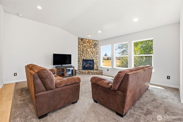 7947 E Golf Course Drive, Blaine, WA 98230
