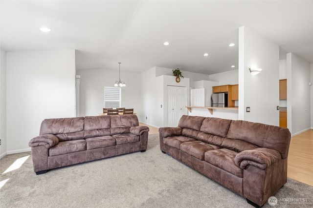 7947 E Golf Course Drive, Blaine, WA 98230