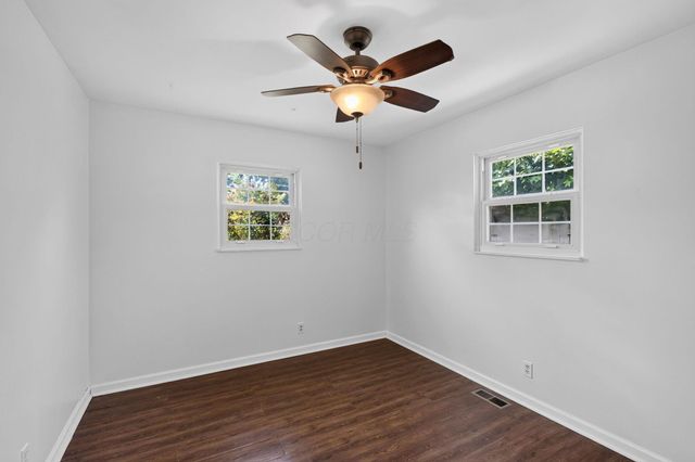 411 Westport Drive, Groveport, OH 43125