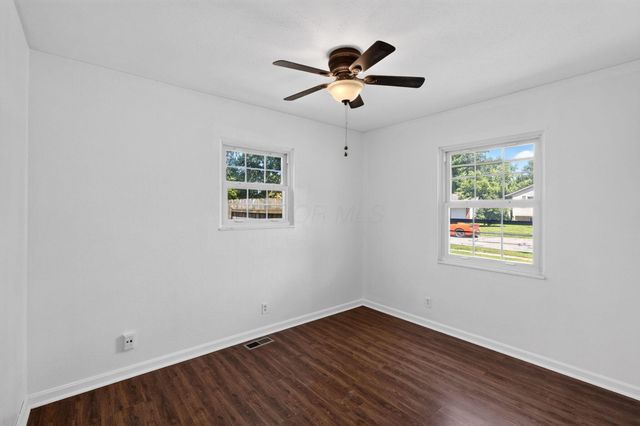 411 Westport Drive, Groveport, OH 43125