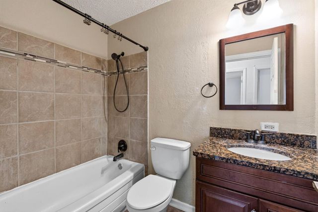 411 Westport Drive, Groveport, OH 43125
