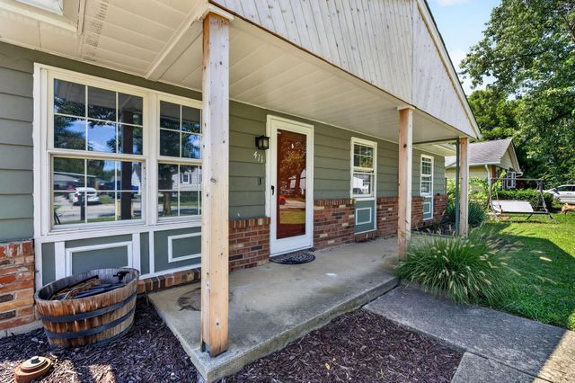 411 Westport Drive, Groveport, OH 43125