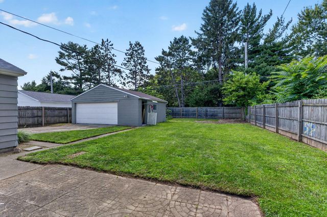 411 Westport Drive, Groveport, OH 43125