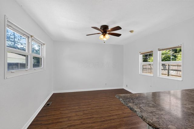411 Westport Drive, Groveport, OH 43125