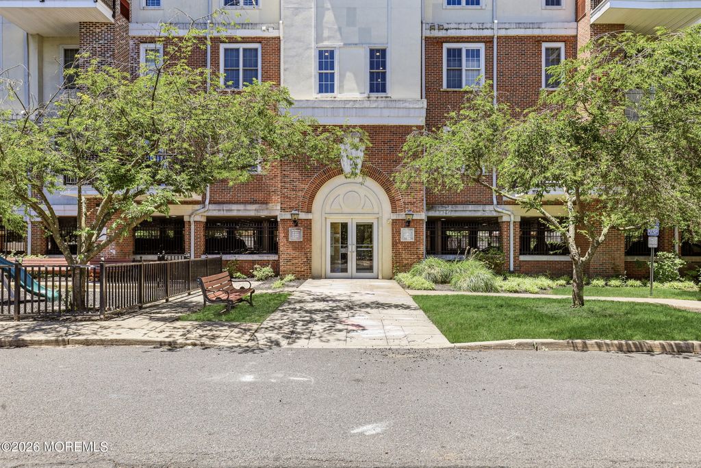 956 Madison Avenue, Lakewood, NJ 08701