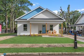 14 Arden St, Greenville, SC 29607