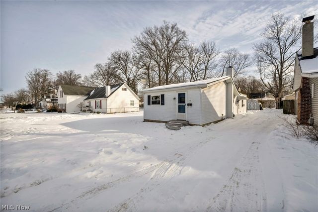 149 Fay Avenue, Avon Lake, OH 44012