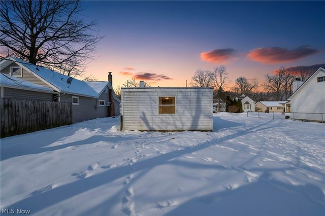 149 Fay Avenue, Avon Lake, OH 44012