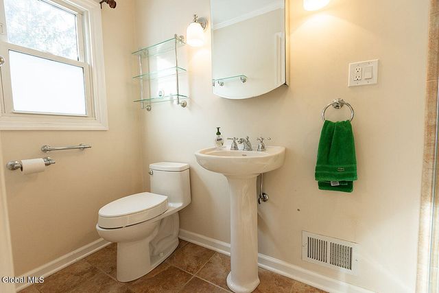 22 Danielwood Drive, Colonie, NY 12211