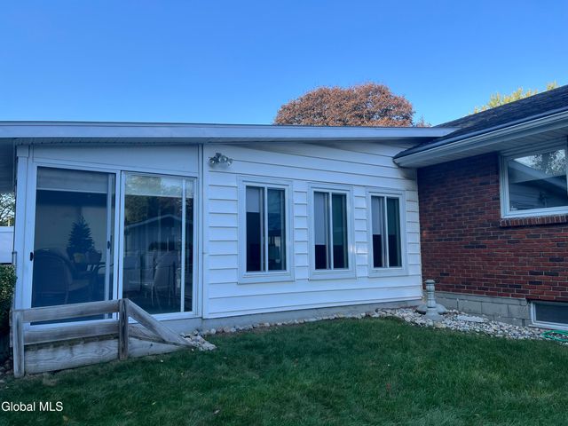 22 Danielwood Drive, Colonie, NY 12211