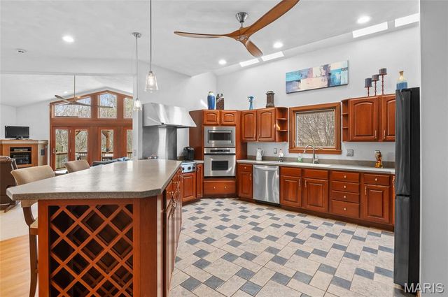 11 Jennifer Lane, Collinsville, IL 62234