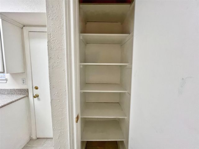 3130 SW Walnut Bend Lane SW 409, Houston, TX 77042