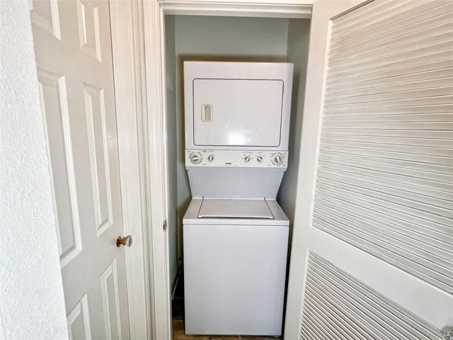 3130 SW Walnut Bend Lane SW 409, Houston, TX 77042