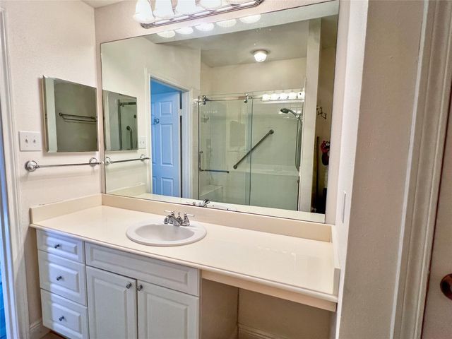 3130 SW Walnut Bend Lane SW 409, Houston, TX 77042