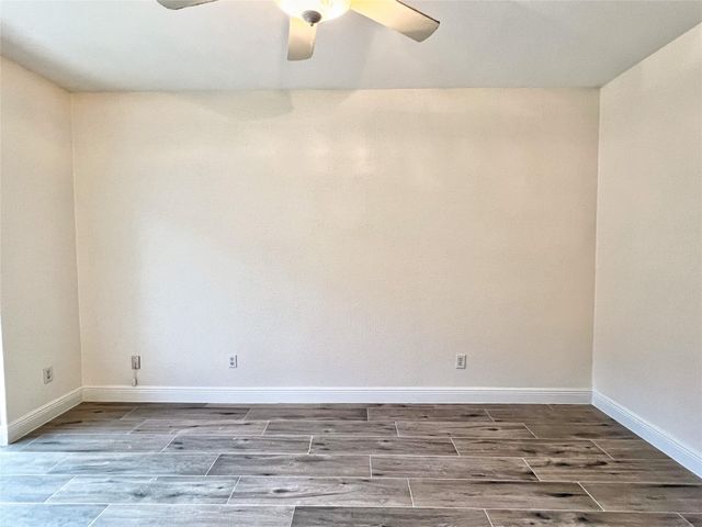 3130 SW Walnut Bend Lane SW 409, Houston, TX 77042