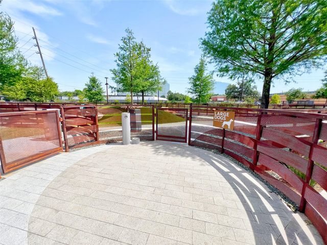 3130 SW Walnut Bend Lane SW 409, Houston, TX 77042