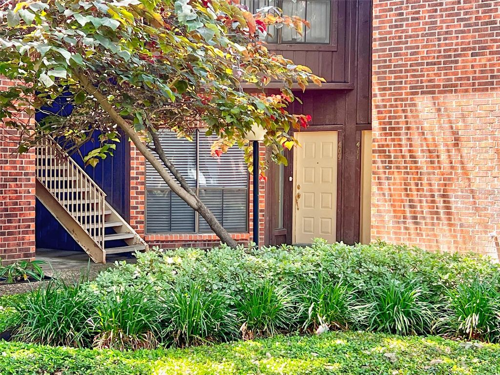 3130 SW Walnut Bend Lane SW 409, Houston, TX 77042