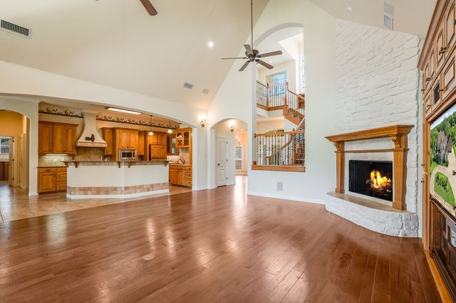 5809 Nutcracker Drive, Granbury, TX 76049