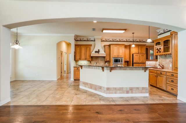 5809 Nutcracker Drive, Granbury, TX 76049
