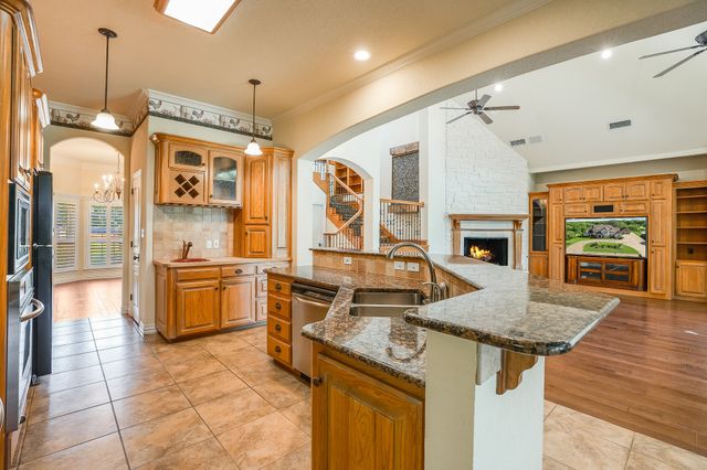 5809 Nutcracker Drive, Granbury, TX 76049