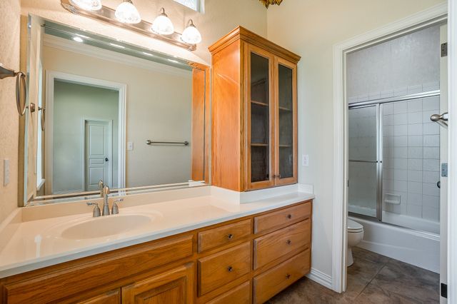 5809 Nutcracker Drive, Granbury, TX 76049