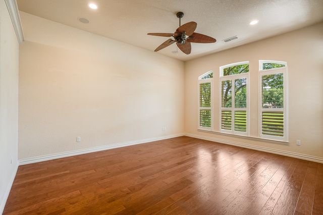 5809 Nutcracker Drive, Granbury, TX 76049