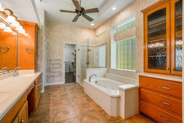 5809 Nutcracker Drive, Granbury, TX 76049