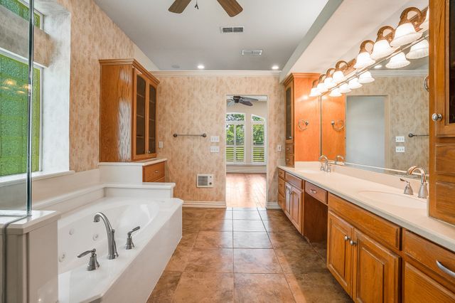 5809 Nutcracker Drive, Granbury, TX 76049