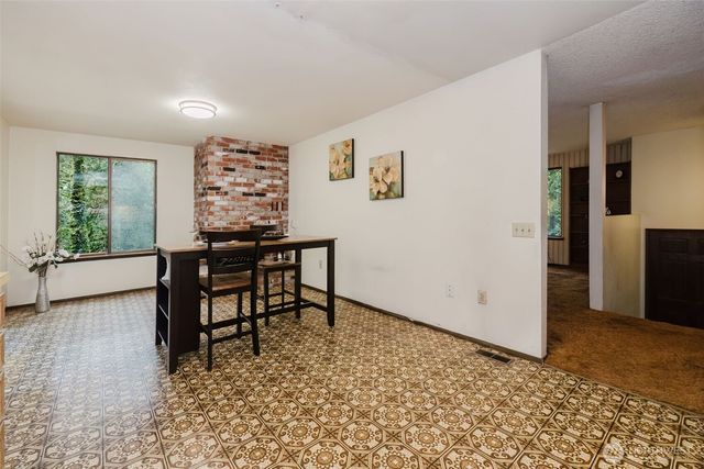 3500 NW 18th Street, Bremerton, WA 98312