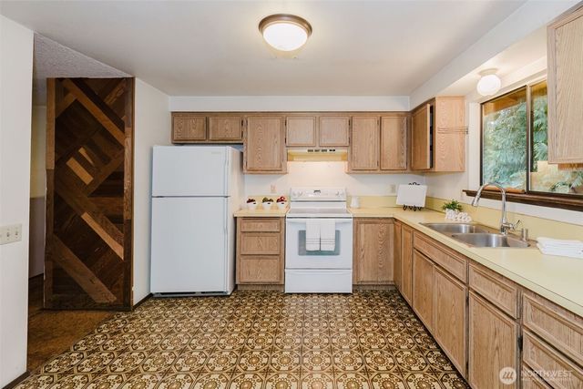 3500 NW 18th Street, Bremerton, WA 98312