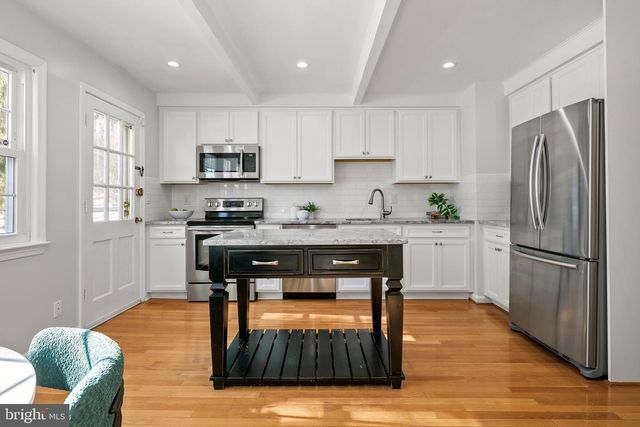 7002 OLD CABIN LN, Rockville, MD 20852