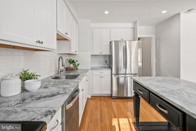 7002 OLD CABIN LN, Rockville, MD 20852