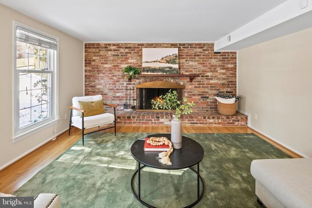 7002 OLD CABIN LN, Rockville, MD 20852