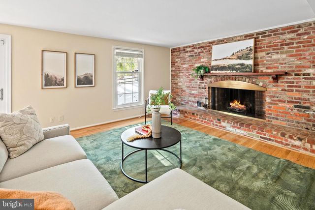 7002 OLD CABIN LN, Rockville, MD 20852