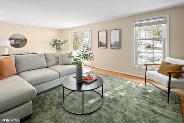 7002 OLD CABIN LN, Rockville, MD 20852