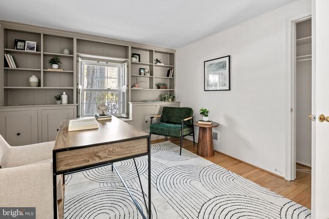 7002 OLD CABIN LN, Rockville, MD 20852