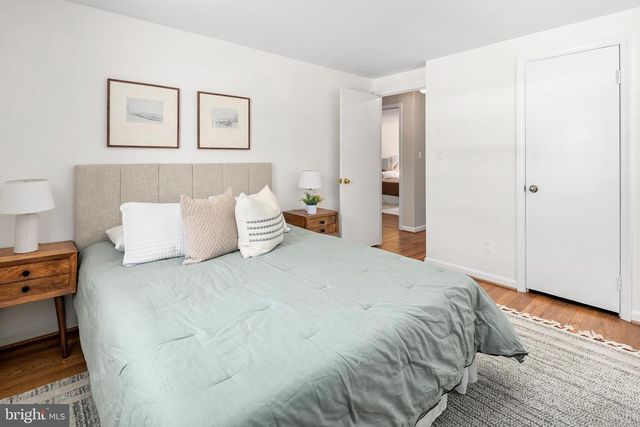 7002 OLD CABIN LN, Rockville, MD 20852