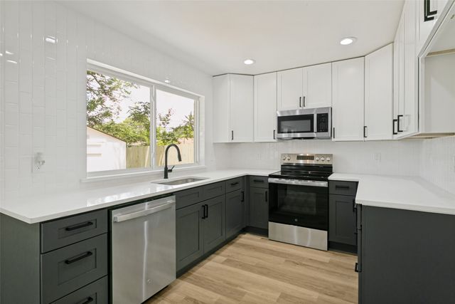 2325 Lake By Drive, Irving, TX 75060