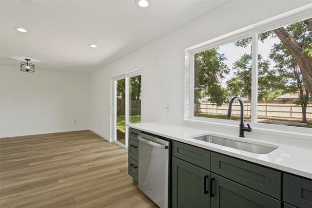 2325 Lake By Drive, Irving, TX 75060