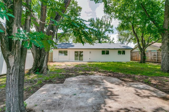 2325 Lake By Drive, Irving, TX 75060