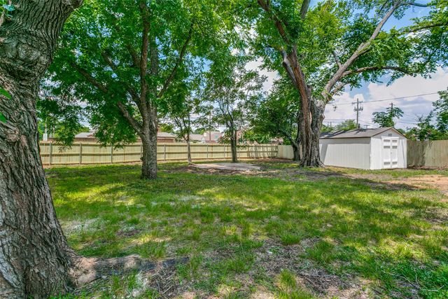 2325 Lake By Drive, Irving, TX 75060