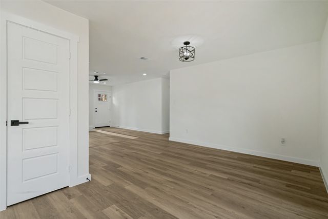 2325 Lake By Drive, Irving, TX 75060