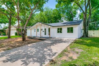 2325 Lake By Drive, Irving, TX 75060