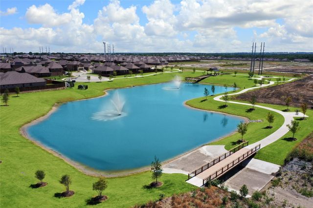 605 Cozy Greens, Lavon, TX 75166