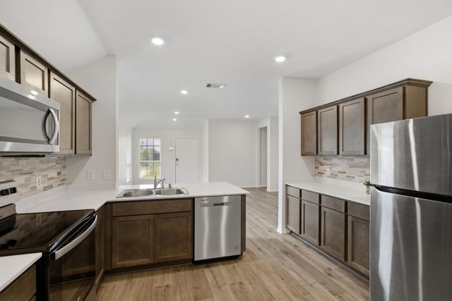 605 Cozy Greens, Lavon, TX 75166