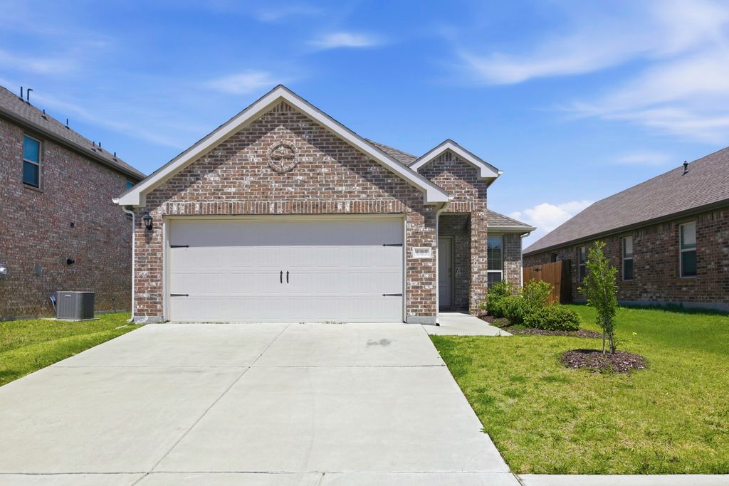 605 Cozy Greens, Lavon, TX 75166