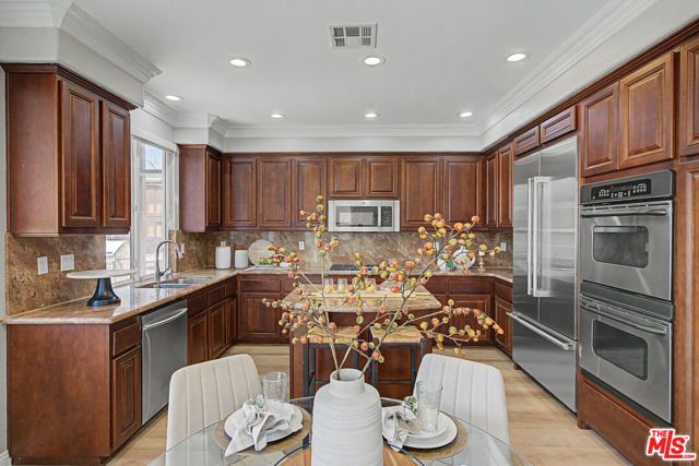 2259 Junipero Avenue, Signal Hill, CA 90755