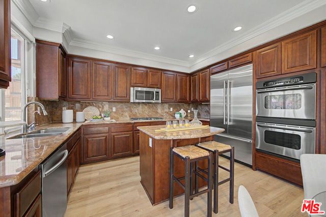 2259 Junipero Avenue, Signal Hill, CA 90755