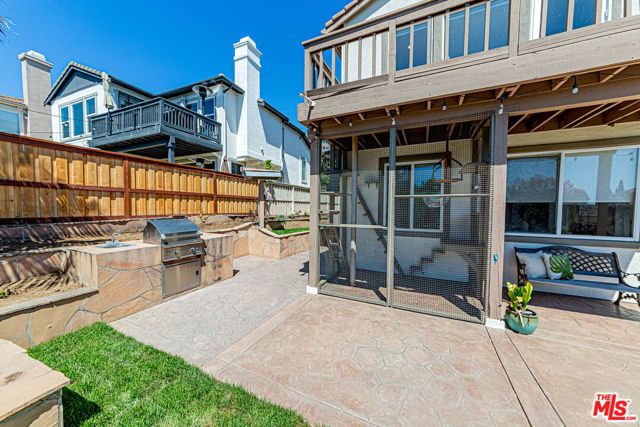 2259 Junipero Avenue, Signal Hill, CA 90755